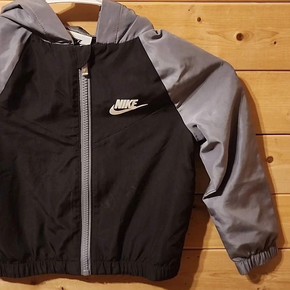 Nike Windbreaker Jacket  Size 2t Unisex